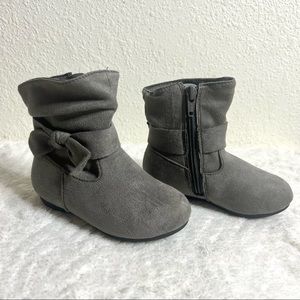 Gray baby/toddler girl boots